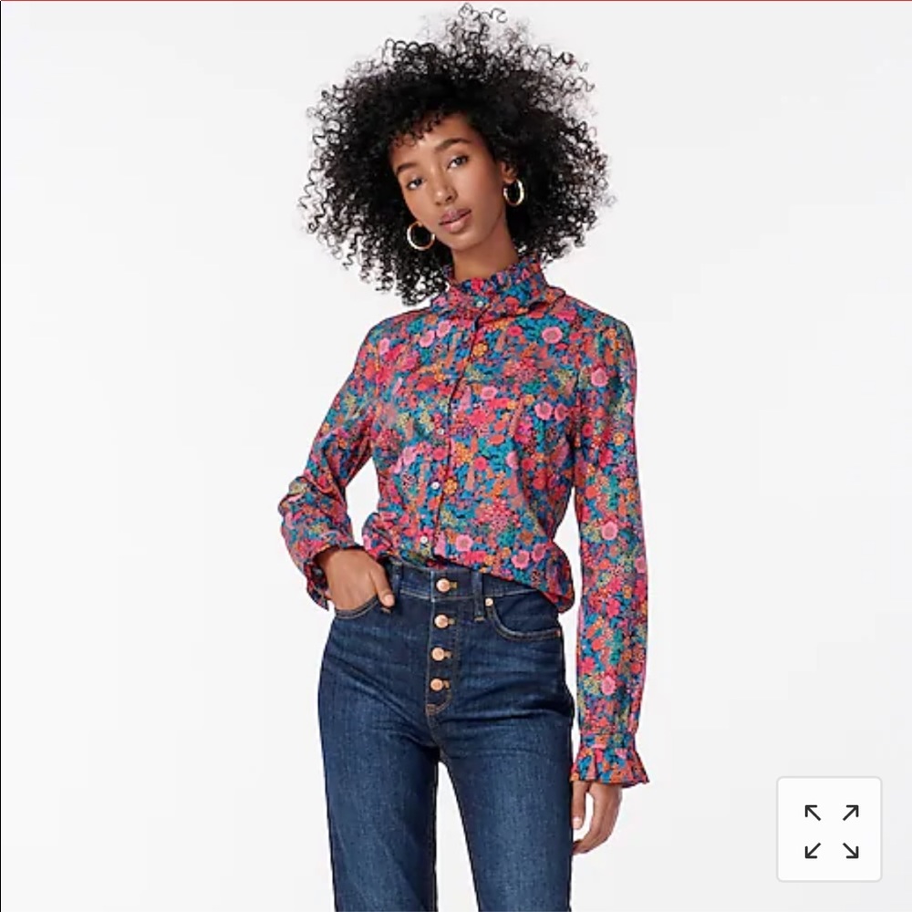 Classic-fit boy shirt with ruffle collar in Ciara